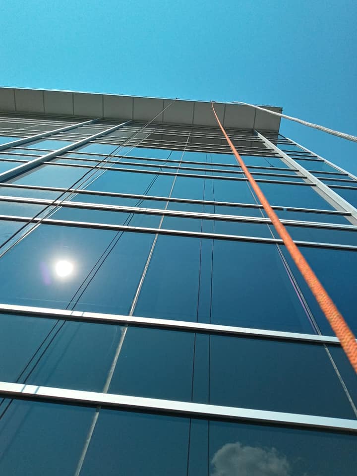 High Rise Commercial Window Cleaning Services